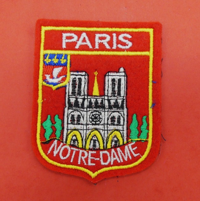 Ecusson brodé ville Paris Notre - Dame à coudre