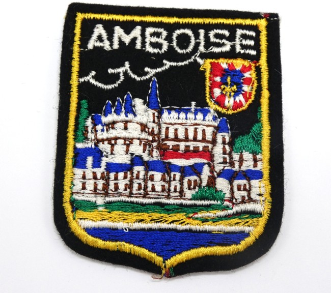 P1100105 Ecusson brodé ville Amboise