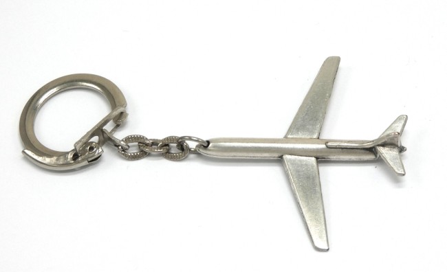 Porte clé ancien métal AVION Chocolat Lanvin DIJON 