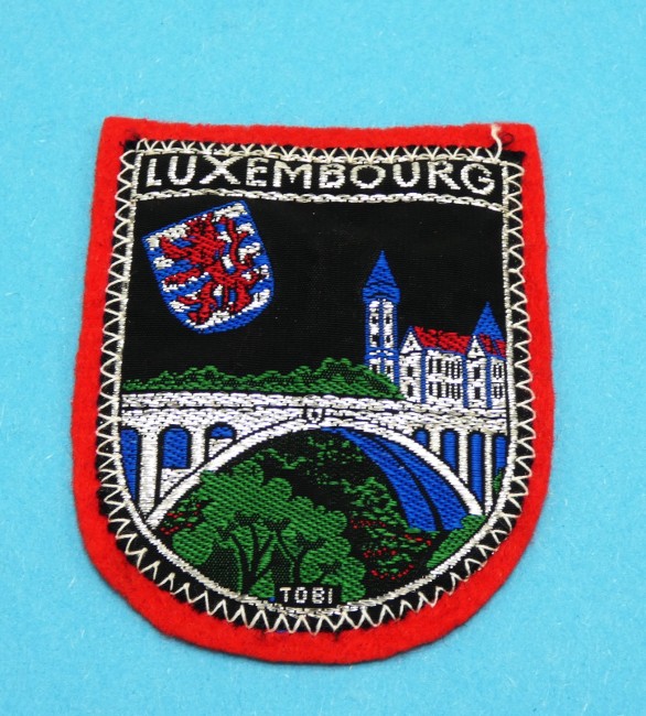 P1100593 Ecusson brodé pays LUXEMBOURG