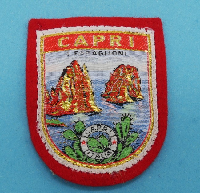 P1260180 Ecusson feutrine brodé CAPRI