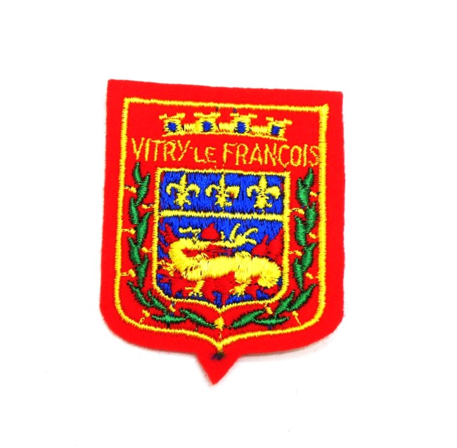 P1100848 Ecusson brodé ville Vitry Le François