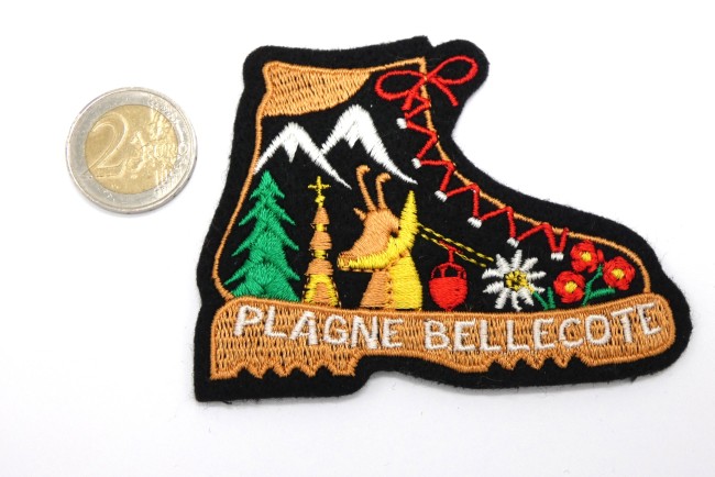 P1020079 Ecusson ville chaussure montagne PLAGNE BELLECOTE