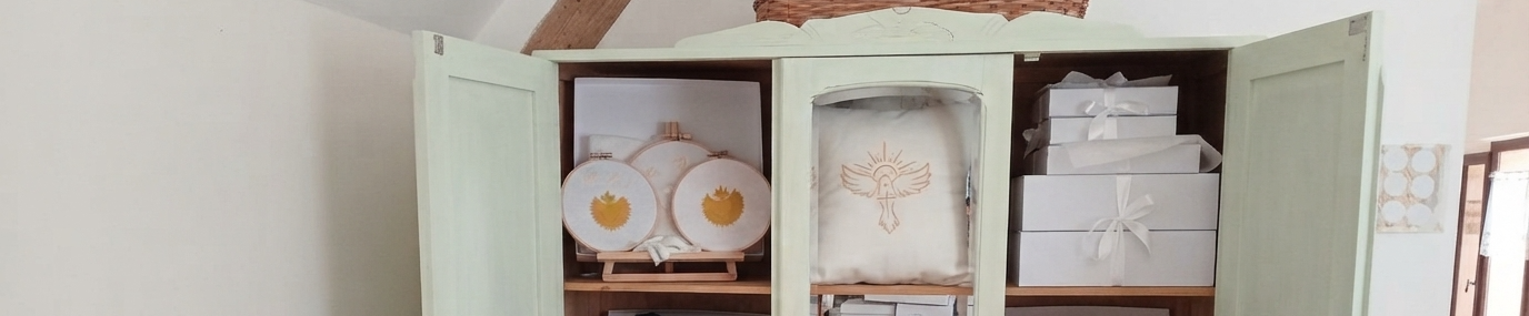 Tambour brodé religieux fait main pour cadeau de baptême ou de communion