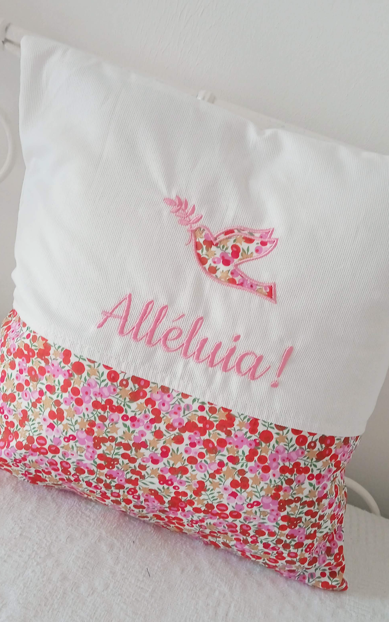 confections et créations textiles artisanales, personnalisées avec broderie