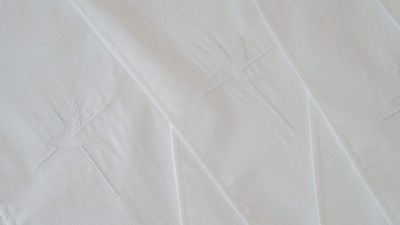 écharpe de baptême adulte avec broderie discrète et élégante