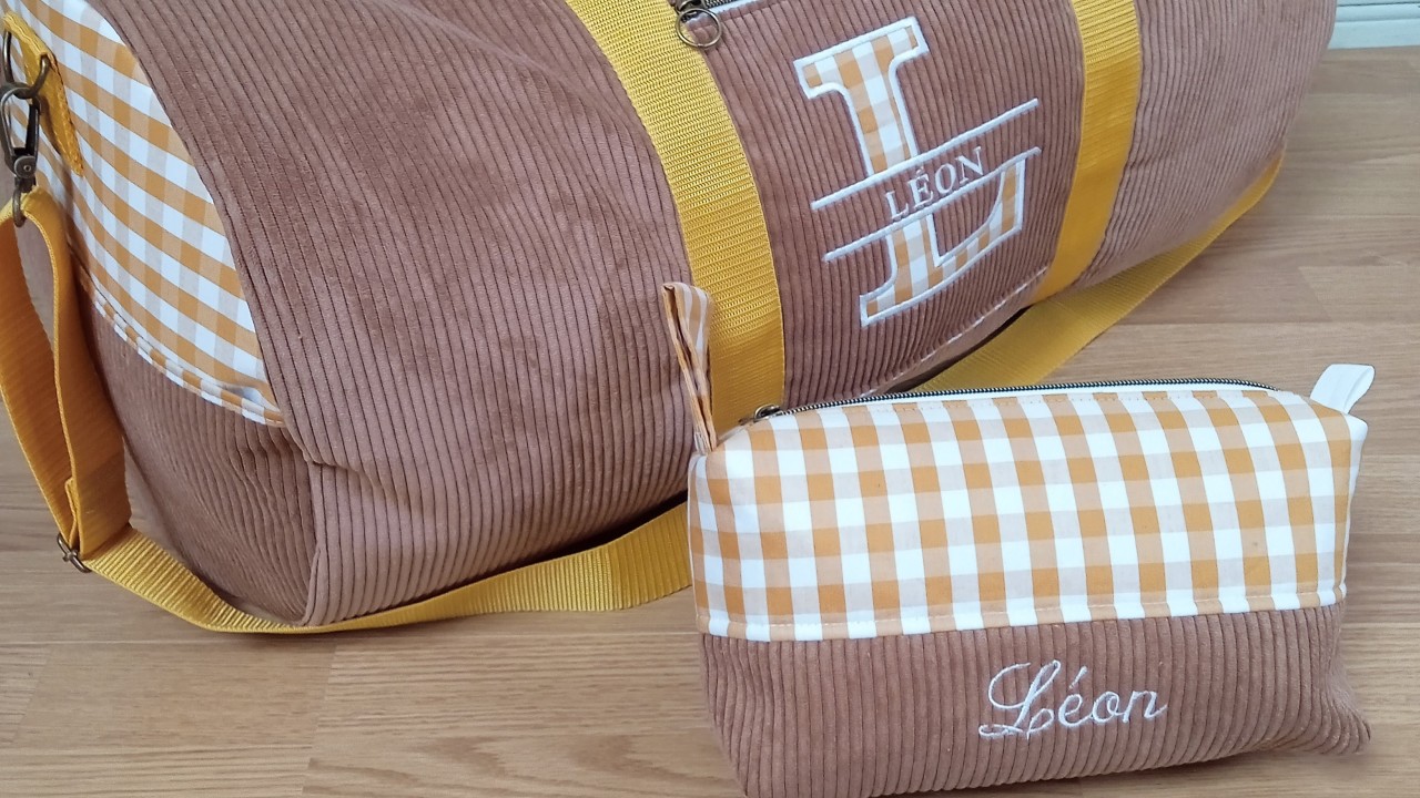 sac polochon fait main en velours côtelé, avec trousse de toilette assortie