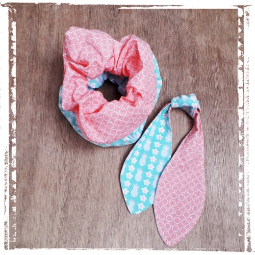 accessoire de coiffures indispensable! le foulchie! chouchou doté d'un joli noeud foulard, réalisé à la main selon votre tissu préféré