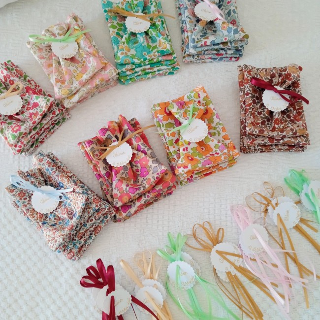 Pochon à dragées fait main en liberty, personnalisés avec date et prénom, liberty au choix