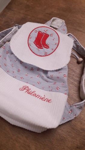 sac à dos maternelle Valentin fait main, bi colore, en velours, personnalisable avec broderie sac à dos maternelle Valentin fait main, bi colore, en velours, personnalisable avec broderie