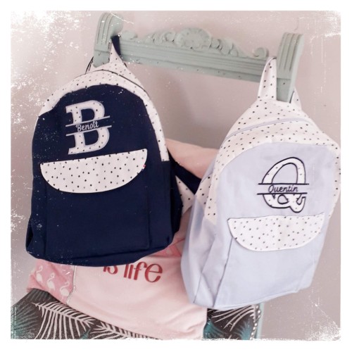 sac à dos maternelle fait main, tissu au choix, personnalisé avec broderie prénom ou dessin, zippé et doté de bretelles ajustable sac à dos maternelle fait main, tissu au choix, personnalisé avec broderie prénom ou dessin, zippé et doté de bretelles ajustable