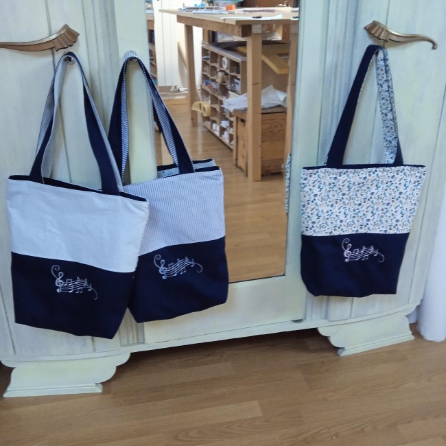 totebag façon cabas pour musique, solfège, partitions, personnalisable avec broderie