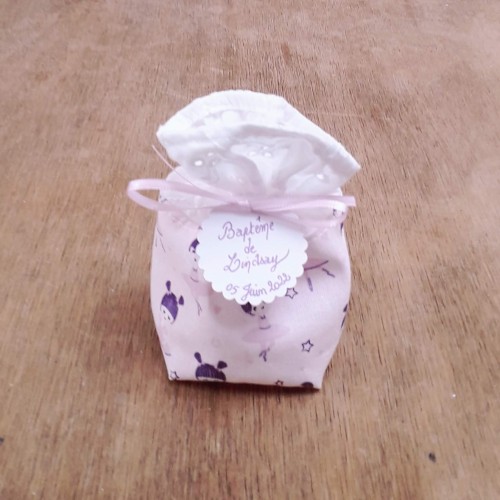 Jules à dragées broderie anglaise