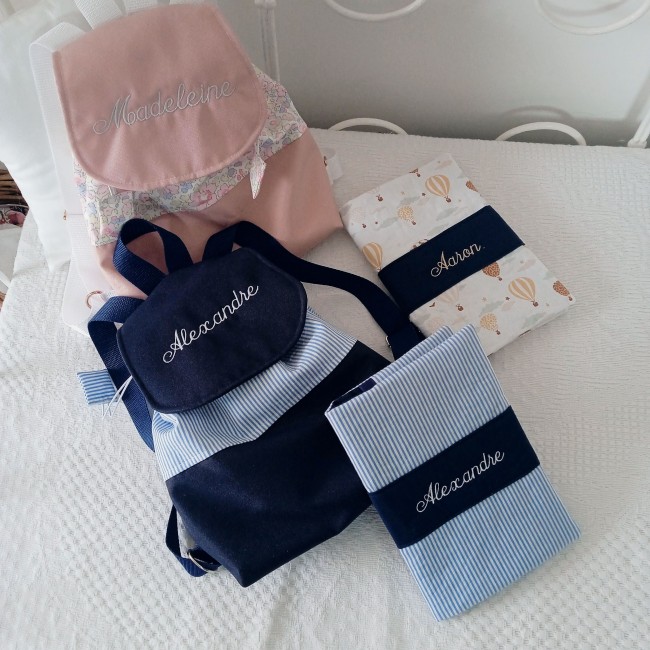 sac à dos maternelle ou crèche, et protège carnet de santé personnalisé avec broderie prénom