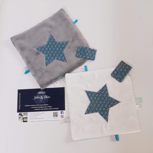 doudou plat personnalisé avec broderie , cadeau de naissance fait main, utile et durable! doudou plat personnalisé, cadeau de naissance fait main, utile, durable et pas cher