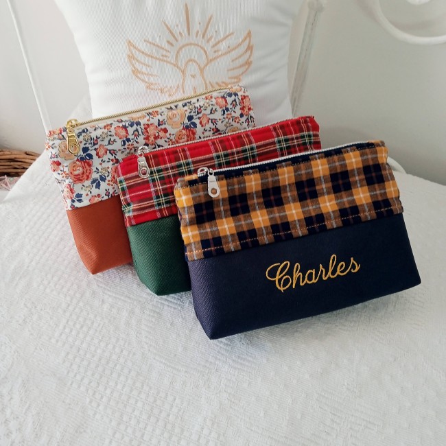 trousse licette petit format, personnalisable avec broderie, fait main petite trousse, idéale pour le maquillage ou les accessoires de coiffure, à personnaliser avec broderie prénom
