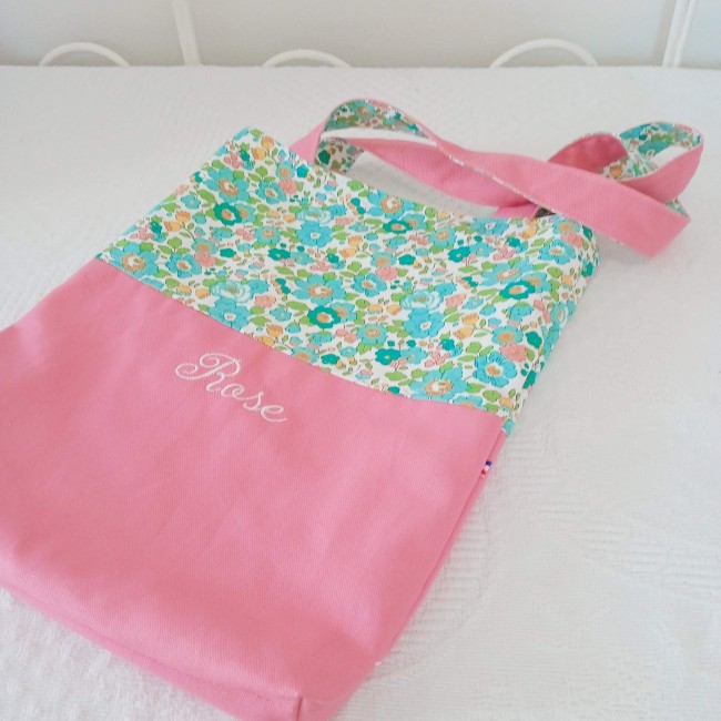 confections artisanales personnalisées avec broderie du prénom ROSE - cadeau de naissance - cadeau d'anniversaire - baptême
