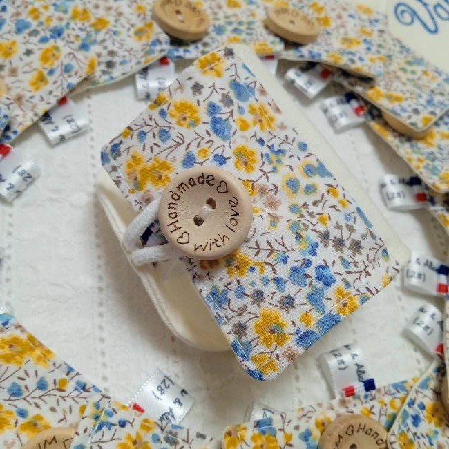 ronds de serviettes en tissu, élégants et personnalisés avec broderie du prénom