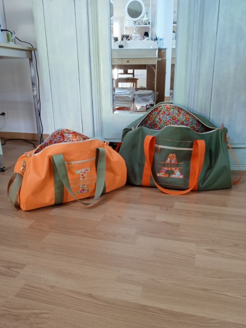 sac polochon personnalisé, broderie prénom et couleur et liberty au choix! existe en version velours ou toile outdoor