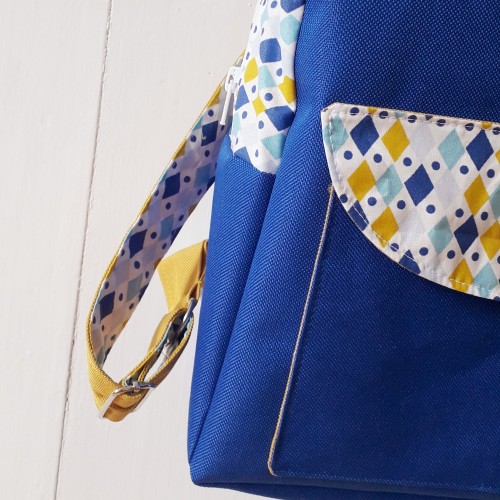 sac à dos maternelle, zippé, personnalisé avec broderie, en toile outdoor étanche et robuste, de la couleur de votre choix sac à dos maternelle, zippé, personnalisé avec broderie, en toile outdoor étanche et robuste, de la couleur de votre choix