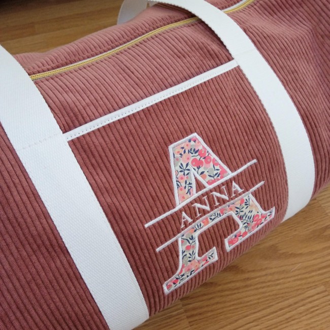 confections artisanales personnalisées avec broderie du prénom ANNA - cadeau de naissance - cadeau d'anniversaire - baptême