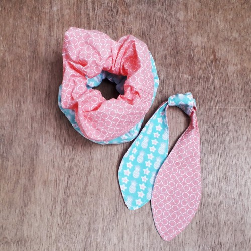 accessoire de coiffures indispensable! le foulchie! chouchou doté d'un joli noeud foulard, réalisé à la main selon votre tissu préféré