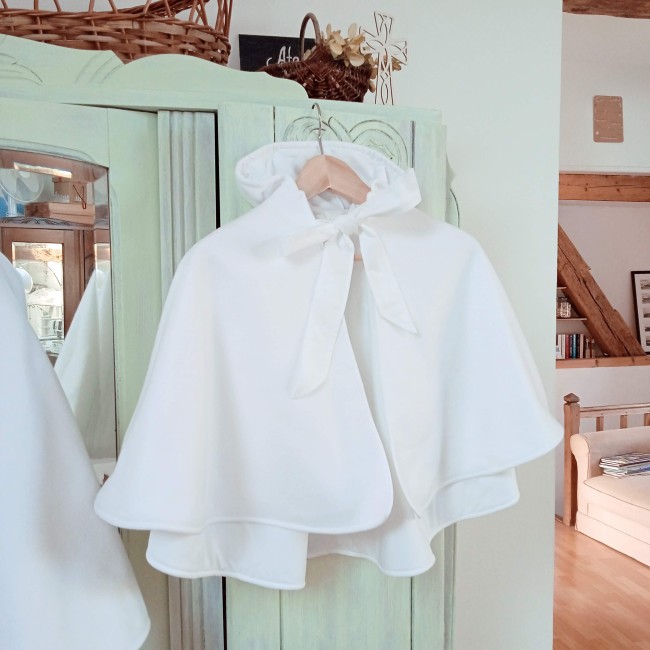 Cape de baptême chaude blanche en polaire 45 cm