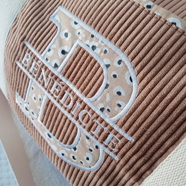 confections artisanales personnalisées avec broderie du prénom BENEDICTE - cadeau de naissance - cadeau d'anniversaire - baptême