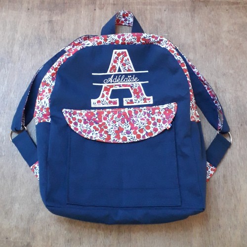 sac à dos maternelle zippé, fait main, tissu liberty au choix, personnalisable avec broderie
