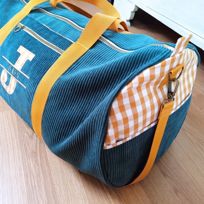 confections artisanales personnalisées avec broderie du prénom JULES - cadeau de naissance - cadeau d'anniversaire - baptême