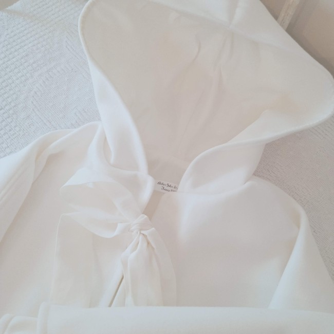 cape de baptême chaude pour l'hiver