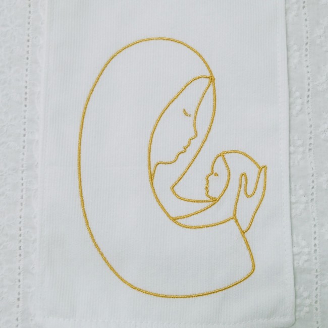 écharpe de baptême blanche, personnalisée avec broderie