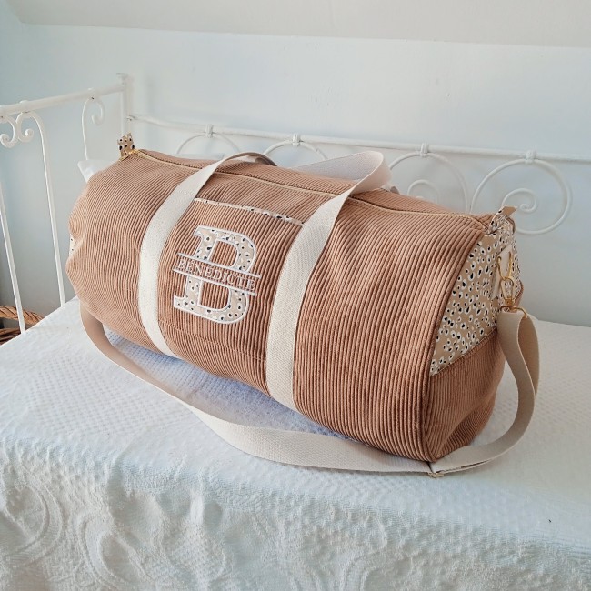 confections artisanales personnalisées avec broderie du prénom BENEDICTE - cadeau de naissance - cadeau d'anniversaire - baptême