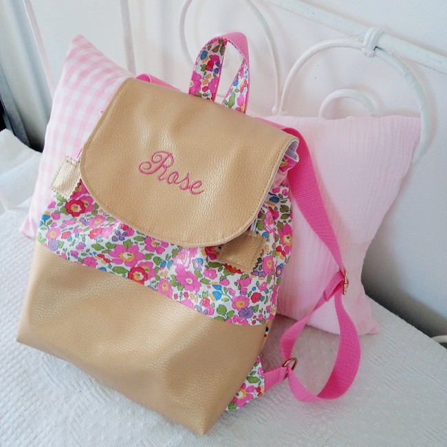 confections artisanales personnalisées avec broderie du prénom ROSE - cadeau de naissance - cadeau d'anniversaire - baptême