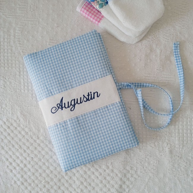 Protège carnet de santé brodé prénom, à liens