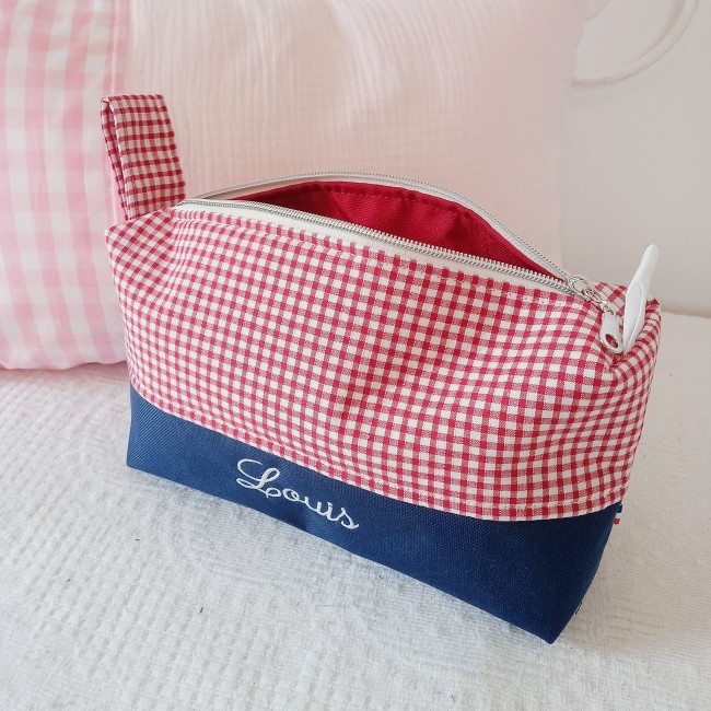 confections artisanales personnalisées avec broderie du prénom LOUIS - cadeau de naissance - cadeau d'anniversaire - baptême