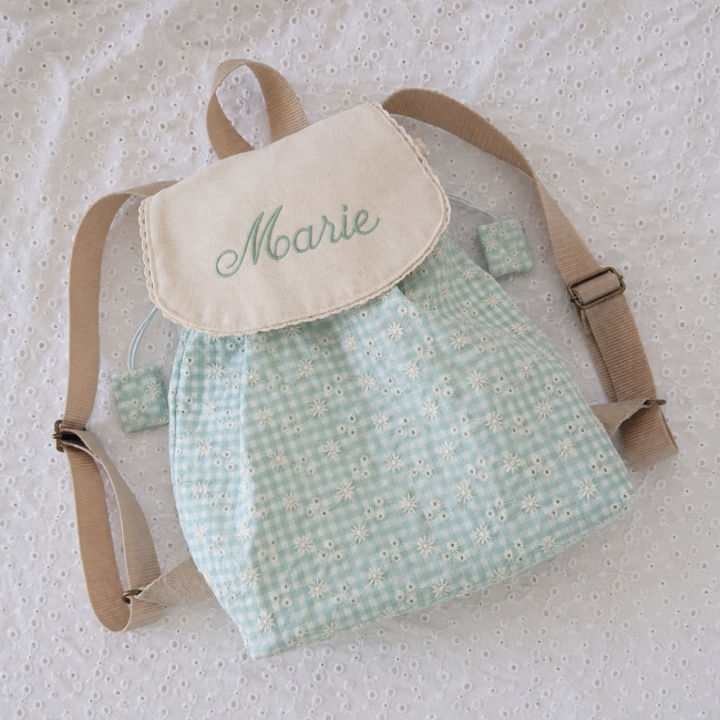 sac à dos maternelle, en vichy brodé de délicates fleurettes, plusieurs couleurs au choix, personnalisable avec broderie prénom!