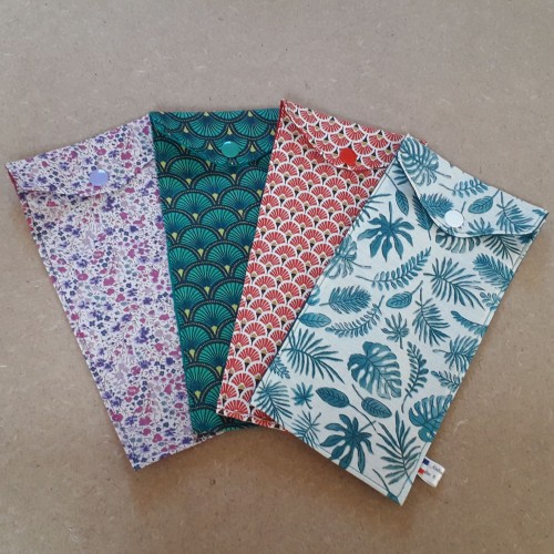 étui à brosse à dent liberty! doublure étanche, tissu au choix, personnalisable avec broderie du prénom