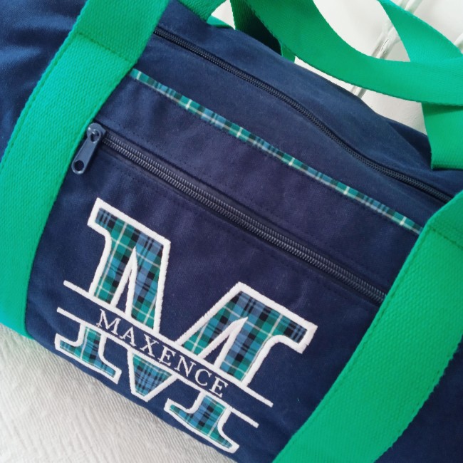 confections artisanales personnalisées avec broderie du prénom MAXENCE - cadeau de naissance - cadeau d'anniversaire - baptême