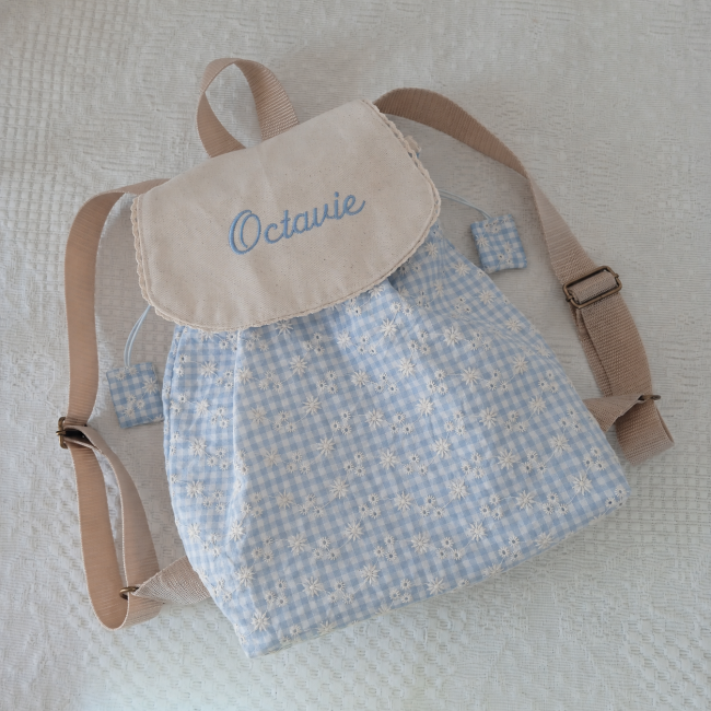 sac à dos maternelle, en vichy brodé de délicates fleurettes, plusieurs couleurs au choix, personnalisable avec broderie prénom!