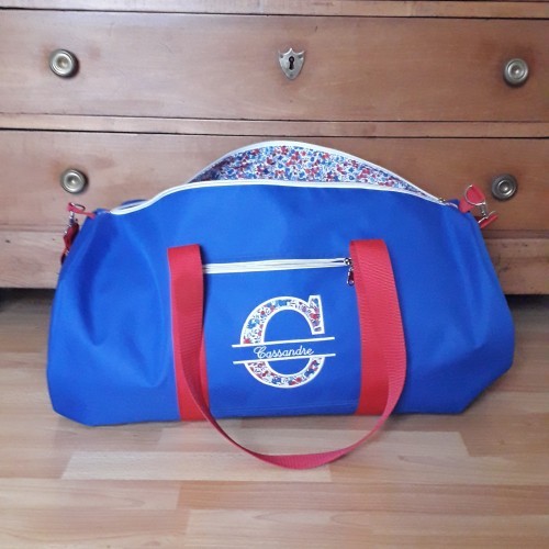 sac polochon personnalisé, broderie prénom et couleur et liberty au choix! existe en version velours ou toile outdoor