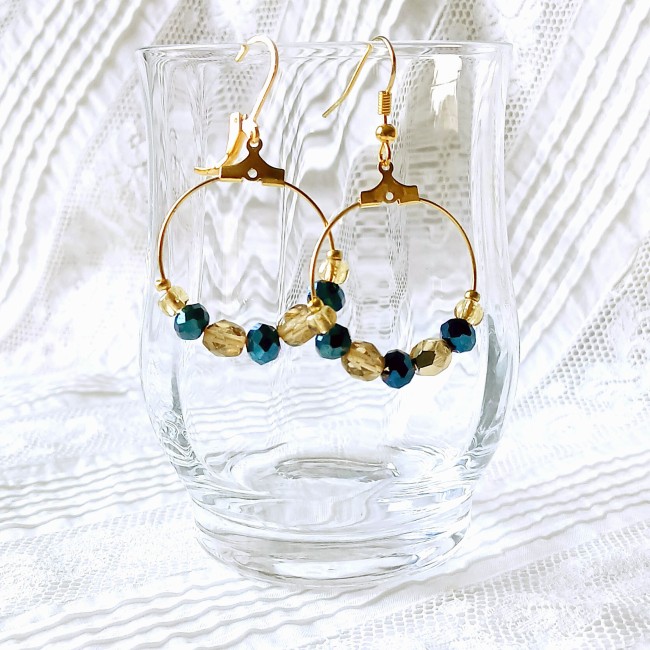 Idée cadeau femme, boucles d'oreille bleu électrique et or