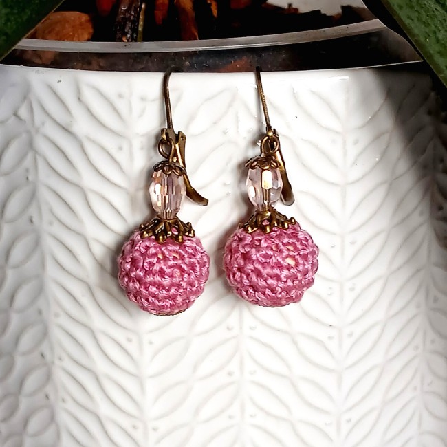 Bo avec perle crochetée rose bruyère et en cristal