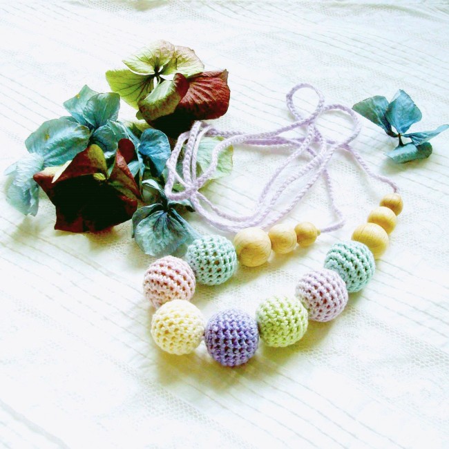 collier d'aide au portage perle coton crocheté et bois