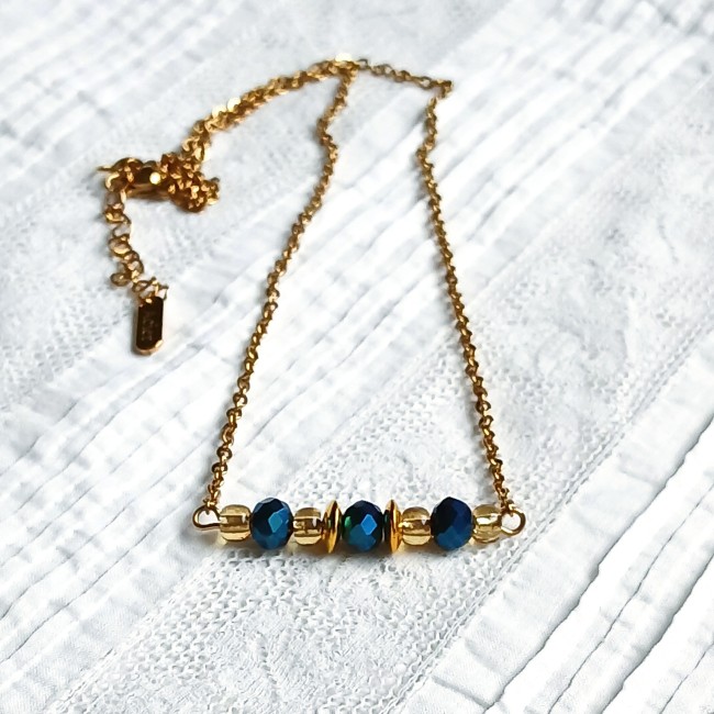Collier chaîne inox et perles bleues et dorées