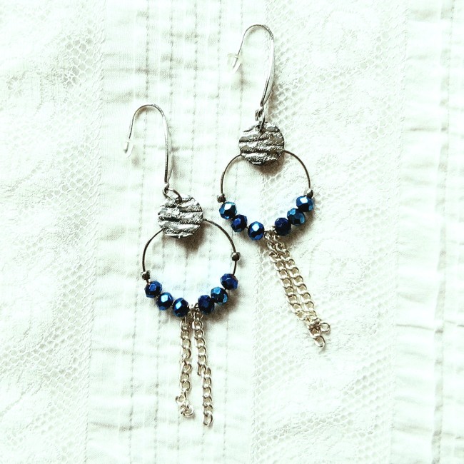 Long pendant d'oreille argent et bleu avec chaines