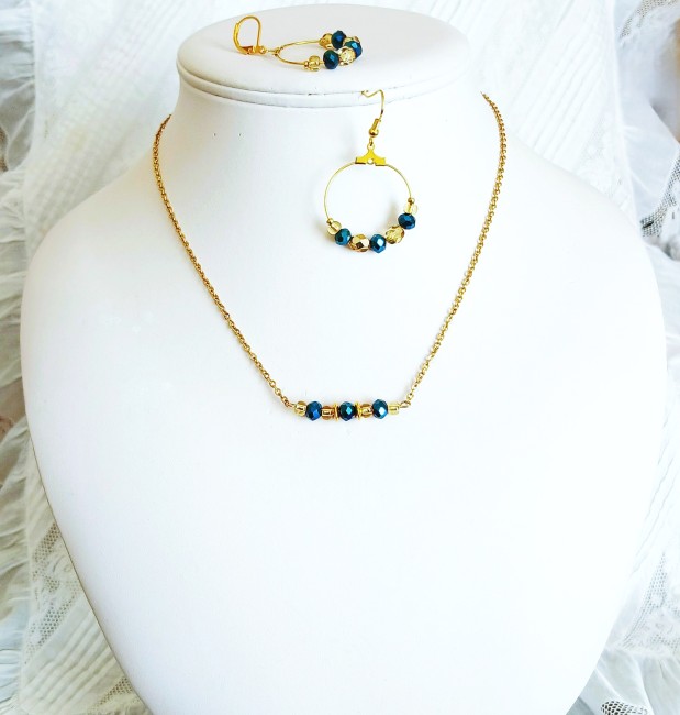 Demi- parure, collier et boucle d'oreilles dorées et bleu électrique