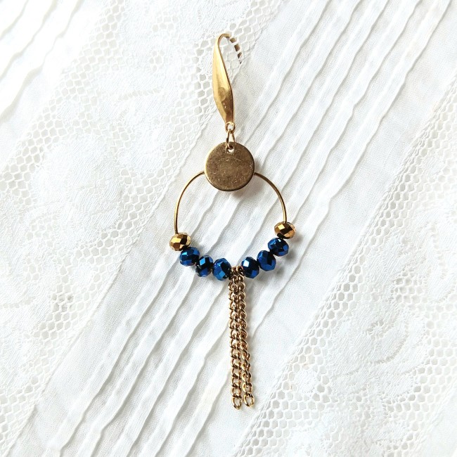 Longues boucle d'oreilles perle bleu électrique, support acier inoxydable doré