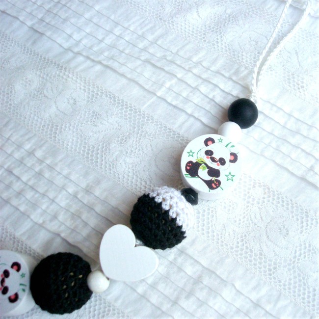 Perle Panda, coeur blanc, perles crochetées noire, noire et blanc
