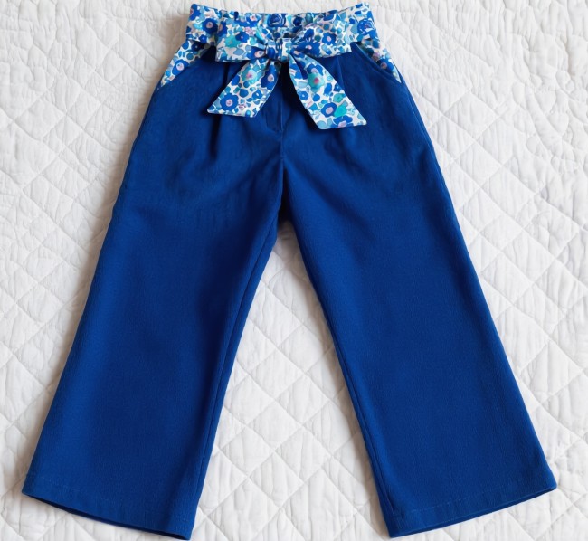 ceinture Liberty Betsy cobalt vue sur pantalon velours Léon bleu roi|4pommes